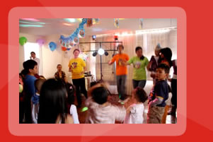 Shows musicales, mini carnavalito con sonido, luces y recreacion.